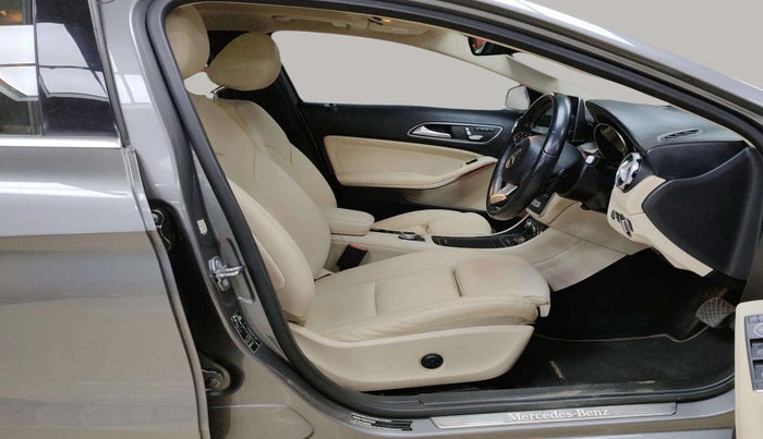 2019 Mercedes Benz GLA Class 200 D Sports, Diesel, Automatic, 45,186 km, Right Side Front Door Cabin