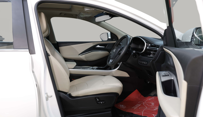 2023 MG HECTOR SAVVY PRO 1.5 TURBO CVT PETROL, Petrol, Automatic, 9,745 km, Right Side Front Door Cabin