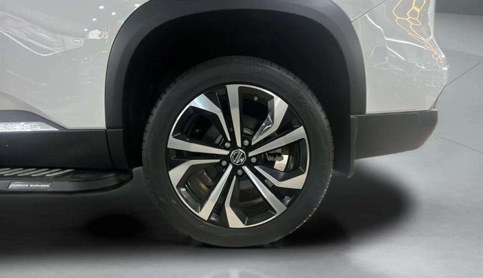 2023 MG HECTOR SAVVY PRO 1.5 TURBO CVT PETROL, Petrol, Automatic, 9,745 km, Left Front Wheel
