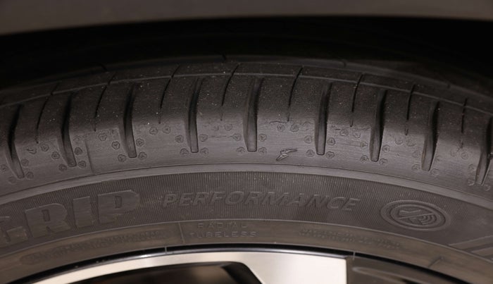 2023 MG HECTOR SAVVY PRO 1.5 TURBO CVT PETROL, Petrol, Automatic, 9,745 km, Left Rear Tyre Tread