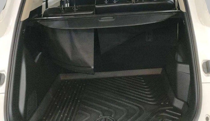 2022 MG HECTOR SHARP 1.5 CVT PETROL DUAL TONE, Petrol, Automatic, 30,158 km, Boot Inside