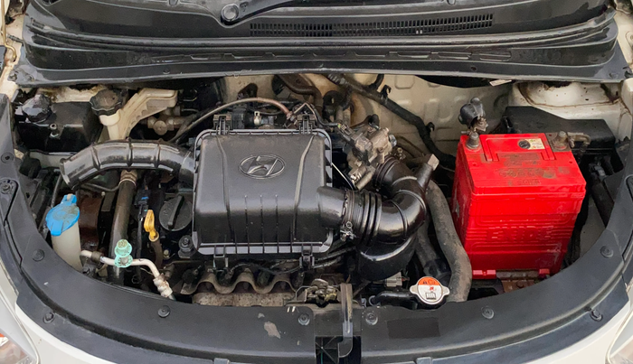 2016 Hyundai i10 SPORTZ 1.1, Petrol, Manual, 41,115 km, Engine View