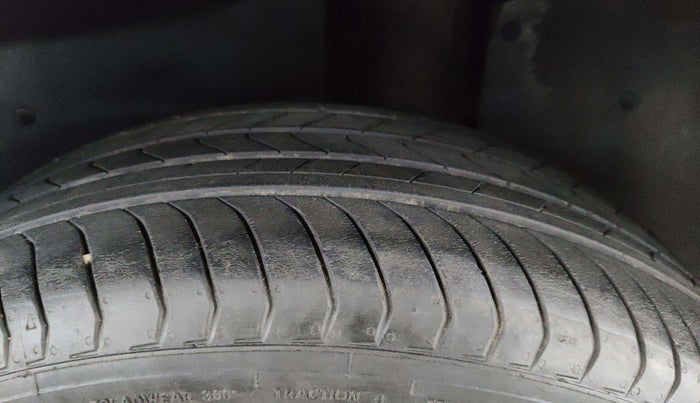 2023 MG HECTOR SAVVY PRO 1.5 TURBO CVT PETROL, Petrol, Automatic, 13,792 km, Right Front Tyre Tread