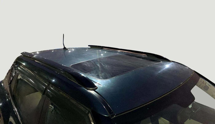 2022 Mahindra XUV300 W6 1.2 PETROL, Petrol, Manual, 39,602 km, Moonroof/ Sunroof