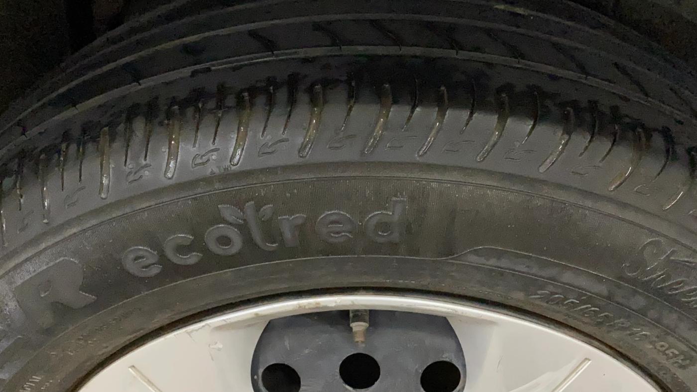 2022 Mahindra XUV300 W6 1.2 PETROL, Petrol, Manual, 39,615 km, Left Rear Tyre Tread