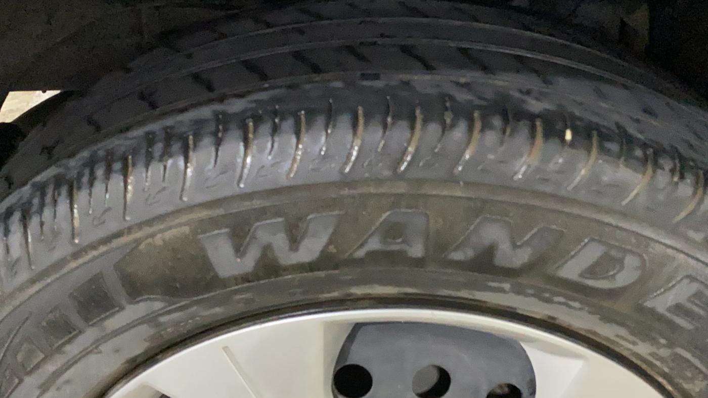 2022 Mahindra XUV300 W6 1.2 PETROL, Petrol, Manual, 39,615 km, Right Rear Tyre Tread