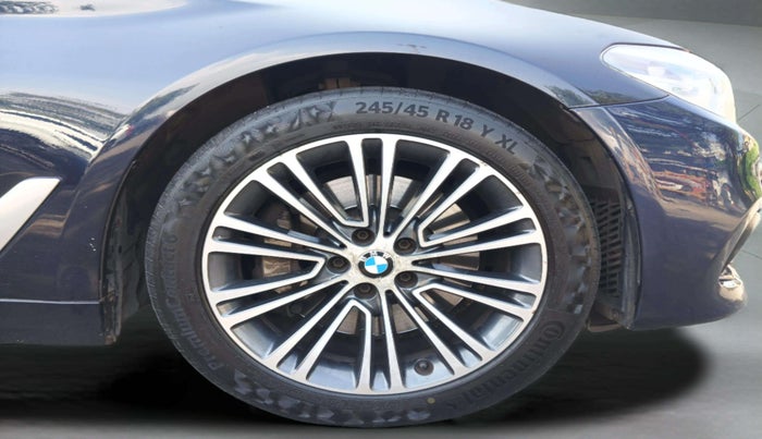2017 BMW 5 Series 530 i sports line, Petrol, Automatic, 69,490 km, Right Front Wheel