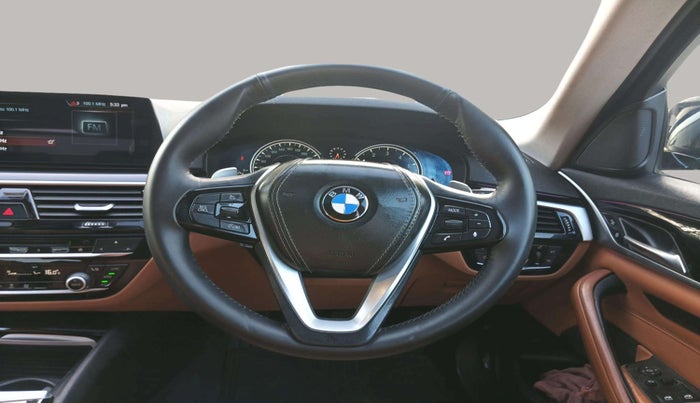2017 BMW 5 Series 530 i sports line, Petrol, Automatic, 69,490 km, Steering Wheel Close Up