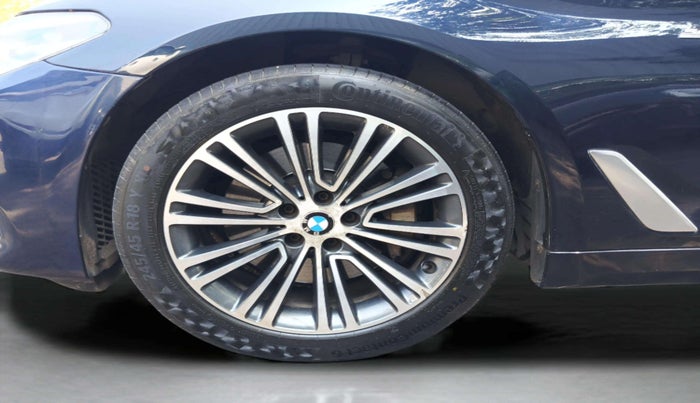 2017 BMW 5 Series 530 i sports line, Petrol, Automatic, 69,490 km, Left Front Wheel