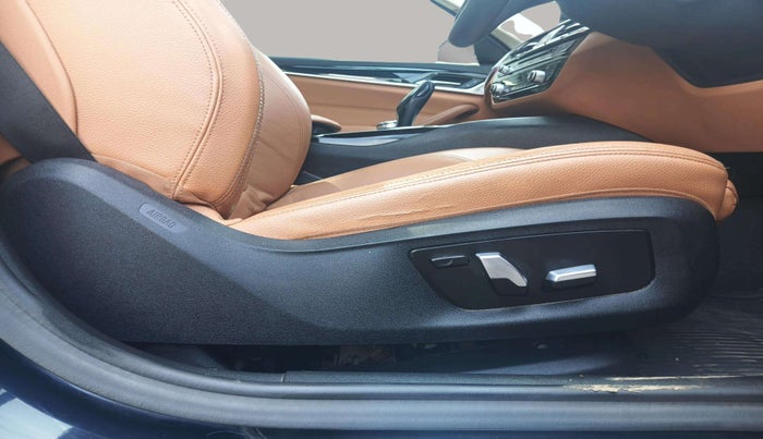 2017 BMW 5 Series 530 i sports line, Petrol, Automatic, 69,490 km, Driver Side Adjustment Panel