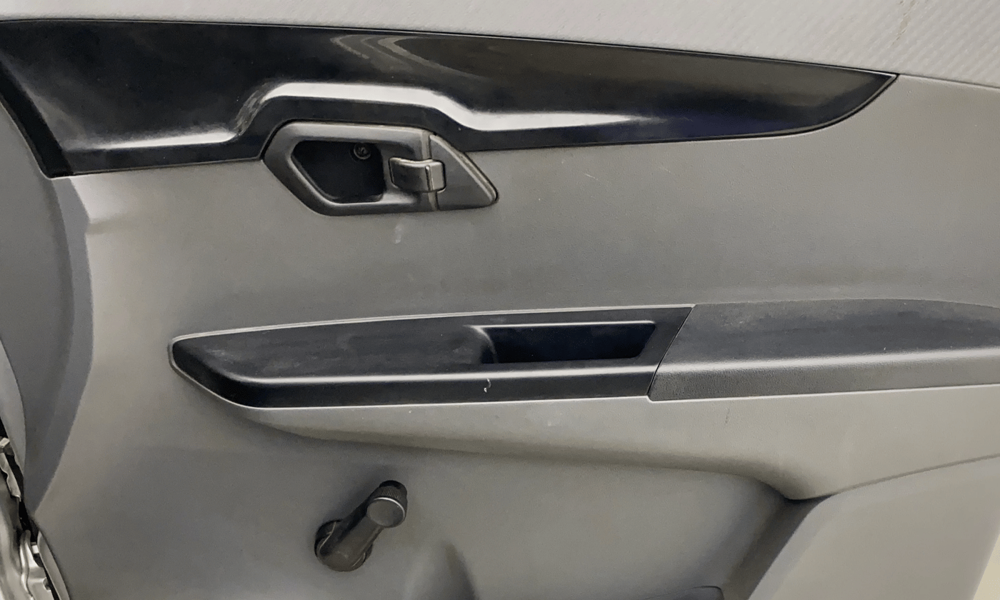 2017 Mahindra KUV 100 NXT K2 P 6 STR, Petrol, Manual, 71,972 km, Driver Side Door Panels Control