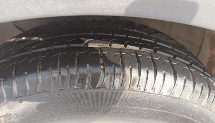 2017 Hyundai Creta E PLUS 1.6 PETROL, Petrol, Manual, 1,08,968 km, Right Rear Tyre Tread