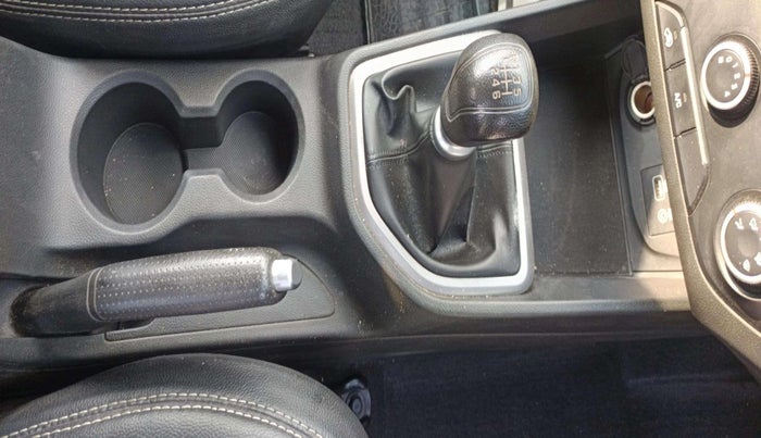 2017 Hyundai Creta E PLUS 1.6 PETROL, Petrol, Manual, 1,08,968 km, Gear Lever