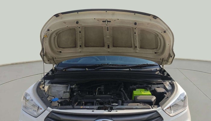 2017 Hyundai Creta E PLUS 1.6 PETROL, Petrol, Manual, 1,08,968 km, Open Bonet