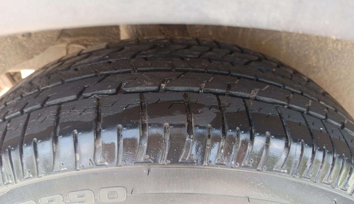 2017 Hyundai Creta E PLUS 1.6 PETROL, Petrol, Manual, 1,08,968 km, Left Front Tyre Tread