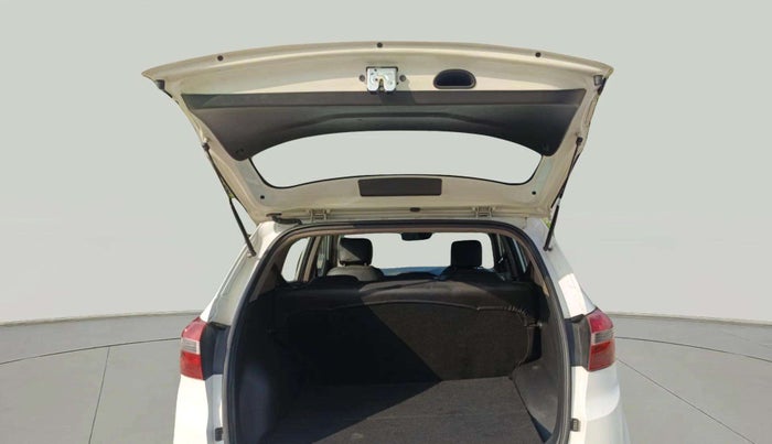 2017 Hyundai Creta E PLUS 1.6 PETROL, Petrol, Manual, 1,08,968 km, Boot Door Open