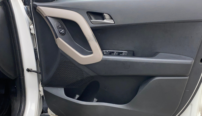 2016 Hyundai Creta S 1.4 DIESEL, Diesel, Manual, 1,08,145 km, Driver Side Door Panels Control
