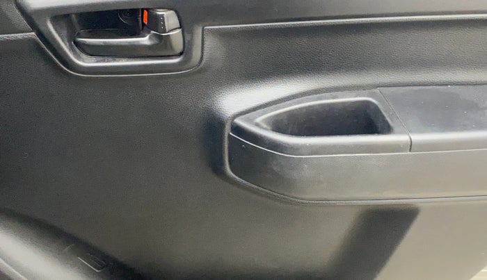 2020 Maruti S PRESSO VXI PLUS AMT, Petrol, Automatic, 29,098 km, Driver Side Door Panels Control
