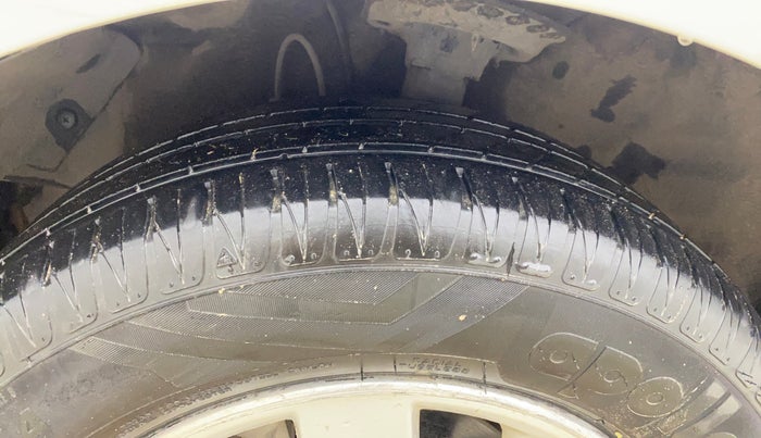 2013 Hyundai i20 SPORTZ 1.2, Petrol, Manual, 46,733 km, Left Front Tyre Tread