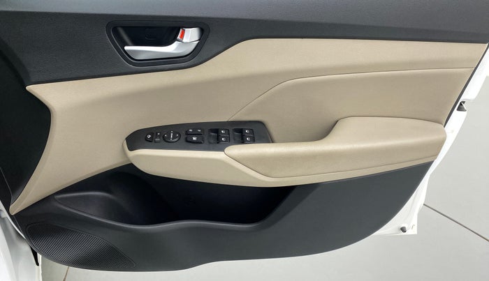 2019 Hyundai Verna 1.6 SX VTVT (O), Petrol, Manual, 30,979 km, Driver Side Door Panels Control