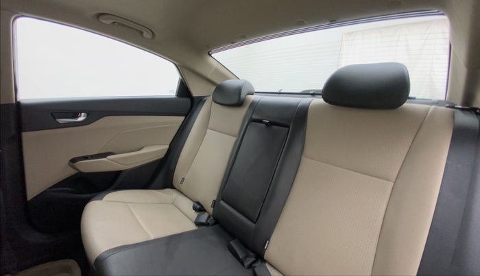 2019 Hyundai Verna 1.6 SX VTVT (O), Petrol, Manual, 30,979 km, Right Side Rear Door Cabin