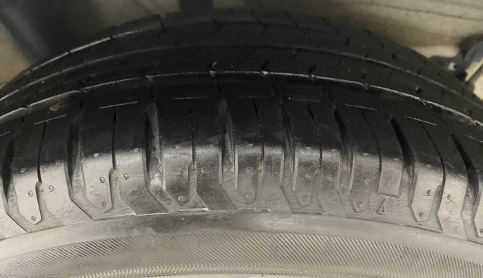 2019 Hyundai Verna 1.6 SX VTVT (O), Petrol, Manual, 30,979 km, Right Rear Tyre Tread