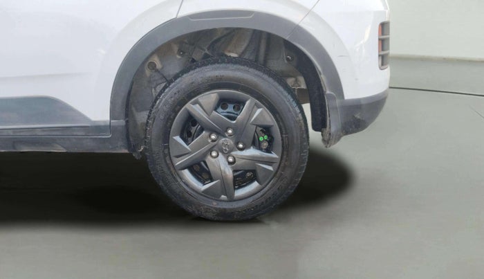 2025 Hyundai VENUE E Plus 1.2 Petrol, Petrol, Manual, 1,090 km, Left Rear Wheel