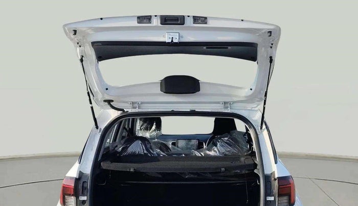 2025 Hyundai VENUE E Plus 1.2 Petrol, Petrol, Manual, 1,090 km, Boot Door Open