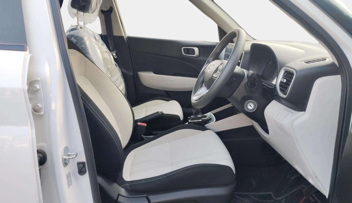 2025 Hyundai VENUE E Plus 1.2 Petrol, Petrol, Manual, 1,090 km, Right Side Front Door Cabin