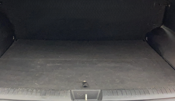 2016 Hyundai Creta SX PLUS 1.6 PETROL, Petrol, Manual, 1,19,371 km, Boot Inside