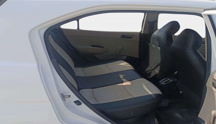 2019 Hyundai NEW SANTRO ERA, Petrol, Manual, 79,042 km, Right Side Rear Door Cabin