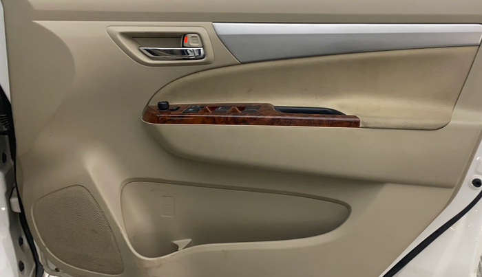 2017 Maruti Ertiga VXI AT, Petrol, Automatic, 29,579 km, Driver Side Door Panels Control