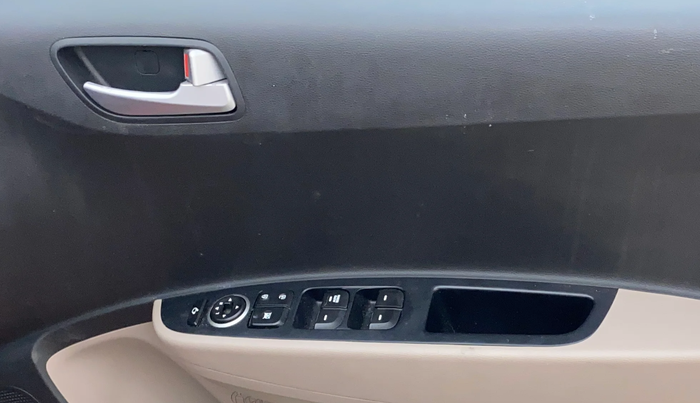 2018 Hyundai Grand i10 SPORTZ 1.2 KAPPA VTVT, Petrol, Manual, 1,02,176 km, Driver Side Door Panels Control