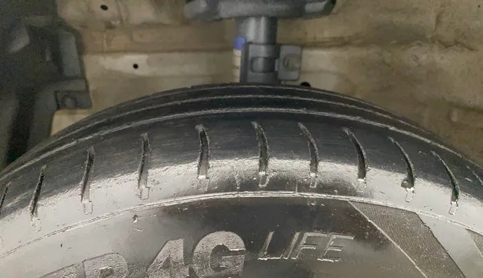 2015 Maruti Swift Dzire VXI, Petrol, Manual, 12,345 km, Left Front Tyre Tread