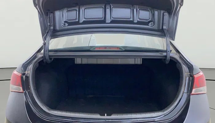 2019 Hyundai Verna 1.6 VTVT SX, Petrol, Manual, 50 km, Boot Door Open