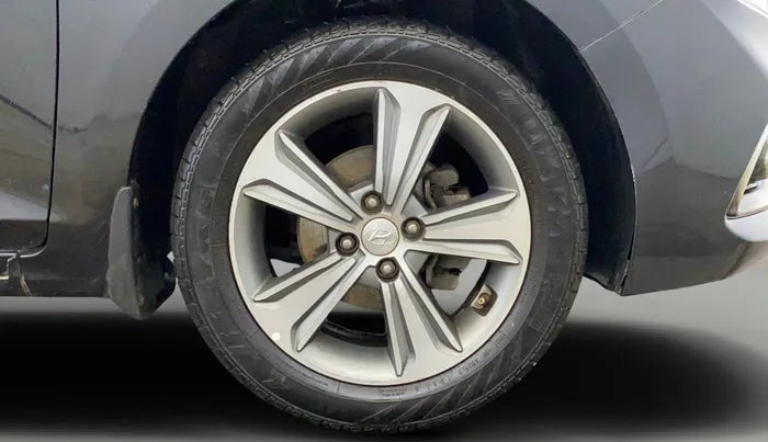 2019 Hyundai Verna 1.6 VTVT SX, Petrol, Manual, 50 km, Right Front Wheel