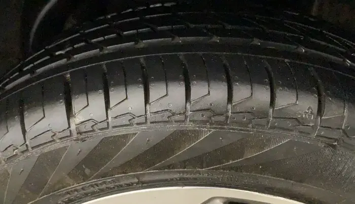 2019 Hyundai Verna 1.6 VTVT SX, Petrol, Manual, 50 km, Left Rear Tyre Tread