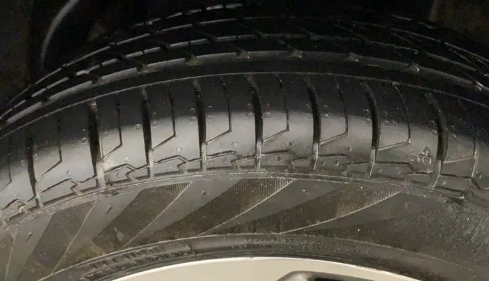 2019 Hyundai Verna 1.6 VTVT SX, Petrol, Manual, 50 km, Left Rear Tyre Tread