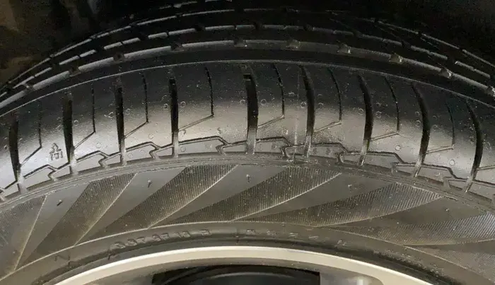 2019 Hyundai Verna 1.6 VTVT SX, Petrol, Manual, 50 km, Right Rear Tyre Tread