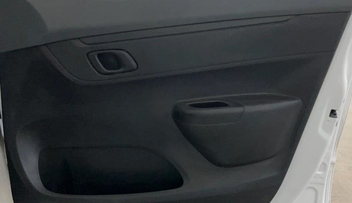 2020 Renault Kwid RXT 1.0 AMT (O), Petrol, Automatic, 19,273 km, Driver Side Door Panels Control
