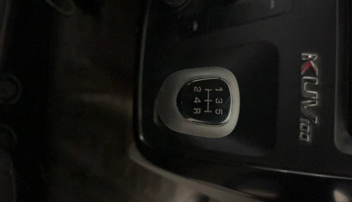 2016 Mahindra Kuv100 K4 6 STR, CNG, Manual, 49,693 km, Gear Lever