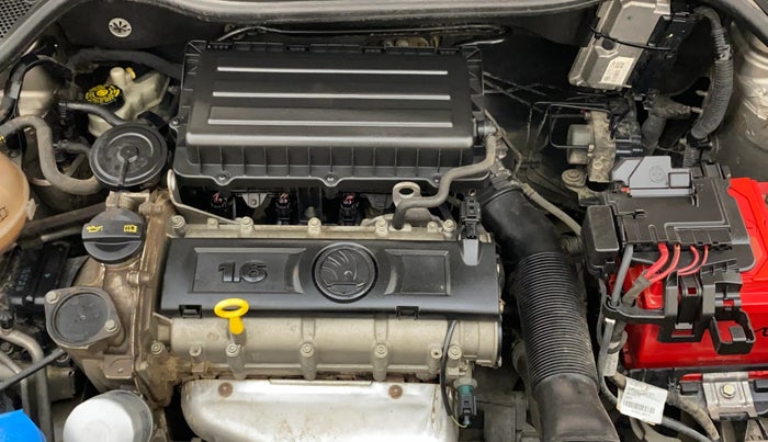 2015 Skoda Rapid AMBITION 1.6 MPI MT, Petrol, Manual, 90,252 km, Engine View