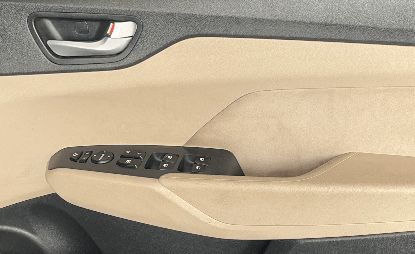 2019 Hyundai Verna 1.6 VTVT SX, Petrol, Manual, 76,303 km, Driver Side Door Panels Control