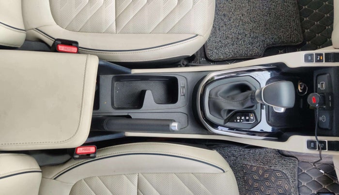 2023 KIA CARENS  LUXURY (O)1.5 TURBO DCT 7 STR, Petrol, Automatic, 24,021 km, Gear Lever