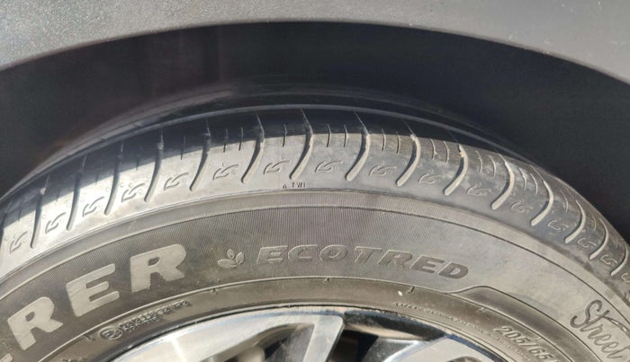 2023 KIA CARENS  LUXURY (O)1.5 TURBO DCT 7 STR, Petrol, Automatic, 24,021 km, Left Rear Tyre Tread