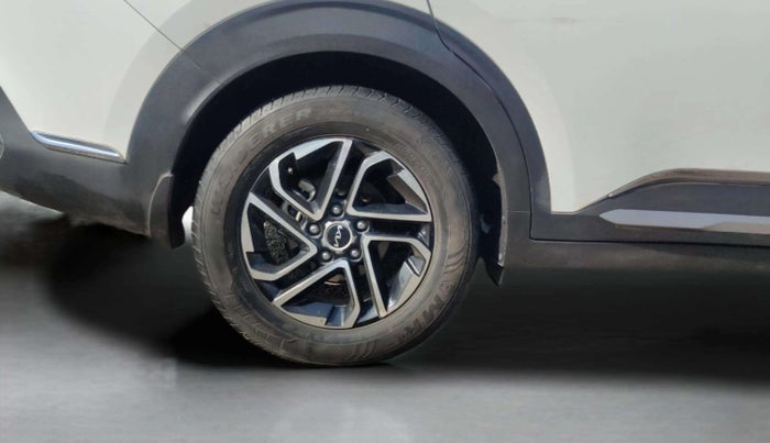 2023 KIA CARENS  LUXURY (O)1.5 TURBO DCT 7 STR, Petrol, Automatic, 24,021 km, Right Rear Wheel