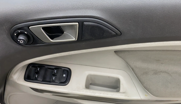 2015 Ford Ecosport TITANIUM 1.5L DIESEL, Diesel, Manual, 83,014 km, Driver Side Door Panels Control