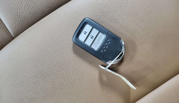 2023 Honda ELEVATE ZX CVT, Petrol, Automatic, 7,948 km, Key Close Up