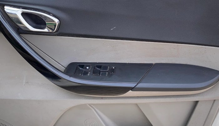 2018 Tata Tiago XZ PETROL, Petrol, Manual, 61,943 km, Driver Side Door Panels Control