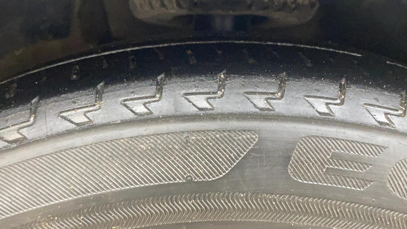 2018 Volkswagen Ameo HIGHLINE1.5L, Diesel, Manual, 1,10,747 km, Right Front Tyre Tread